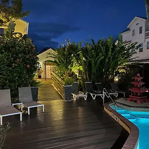 Douglas House Inn